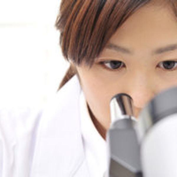 化粧品を扱う当社の再生因子neoを使ったハンドクリームをお試し